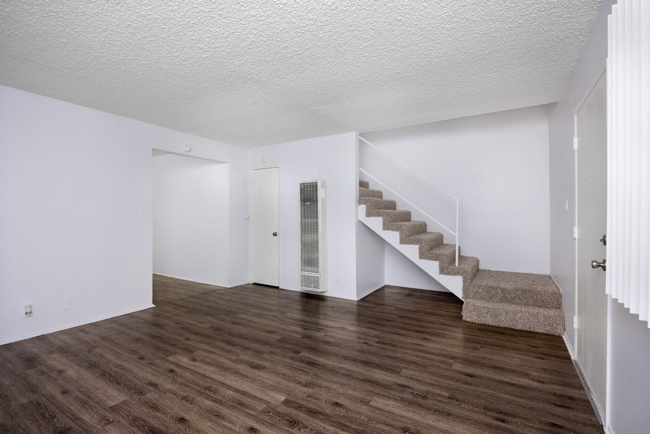 Eucalyptus Apartments - Photo 4 of 12