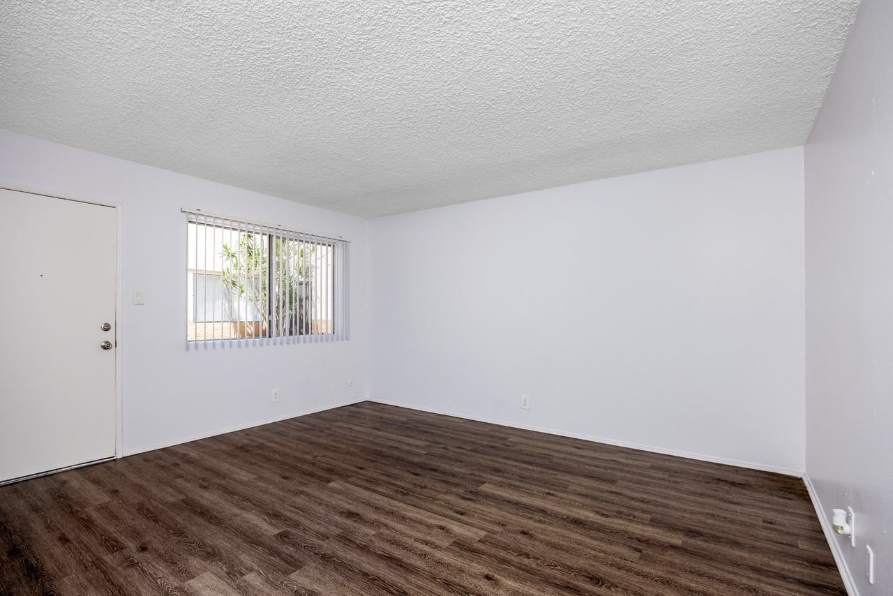 Eucalyptus Apartments - Photo 6 of 12