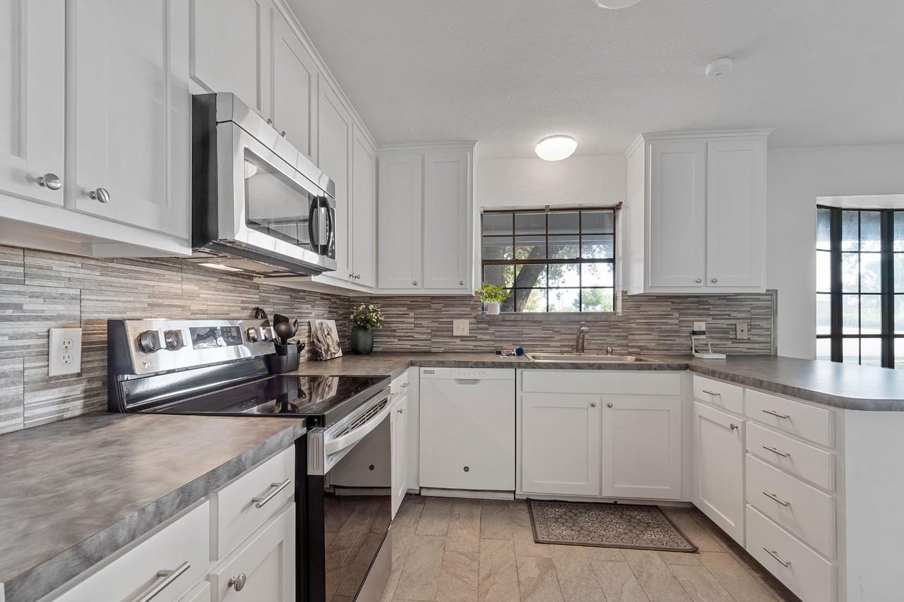 Overbrook Dr - Photo 2 of 8