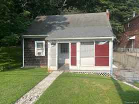 495 Community Dr - Photo 1 of 1