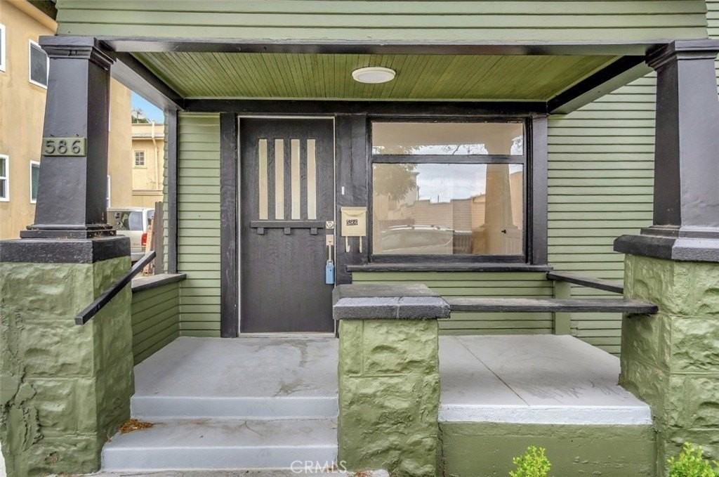 586 W 12th St - Photo 2 of 18