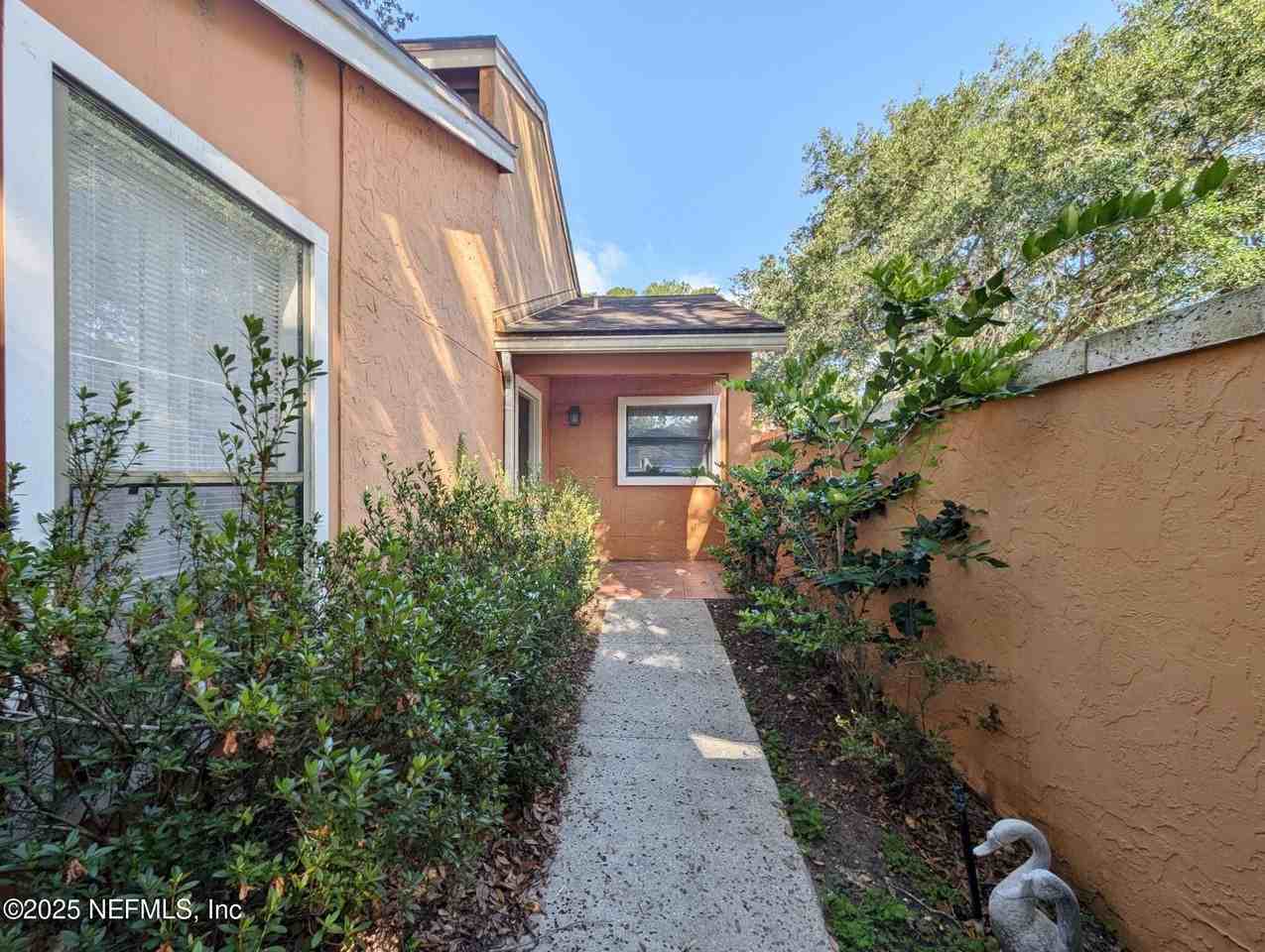 763 Driftwood Circle - Photo 2 of 11