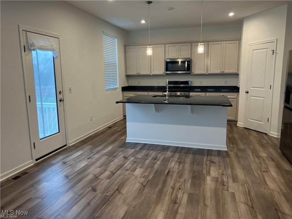 63 Woodhull Circle - Photo 2 of 25