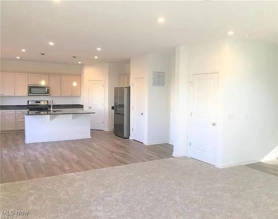 63 Woodhull Circle - Photo 3 of 25