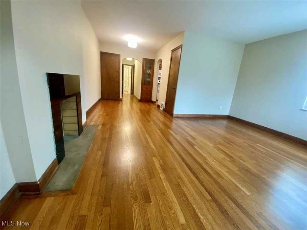 1093 N Main St - Photo 2 of 10