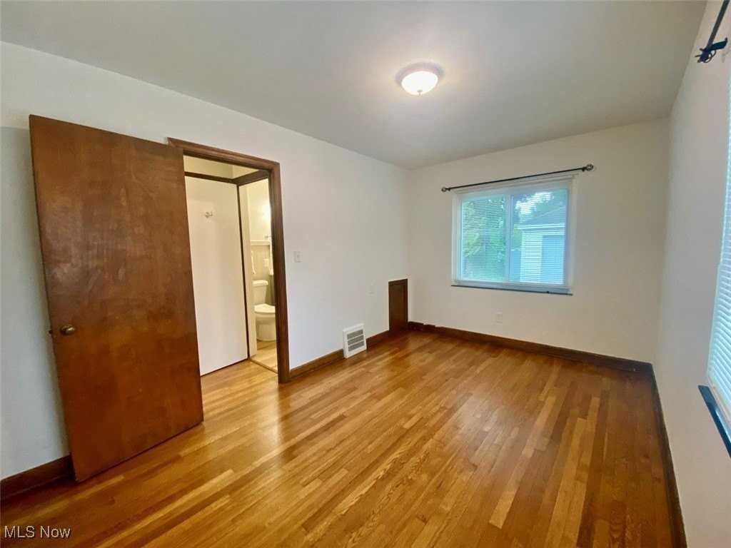 1093 N Main St - Photo 7 of 10