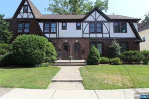 featured image of 48 Pierce Avenue