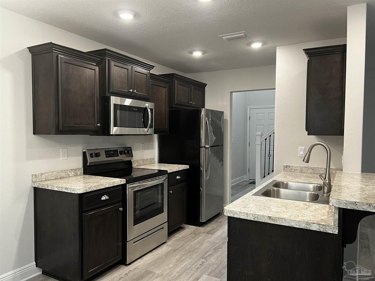 354 Cardinal Cove Court - Photo 6 of 17