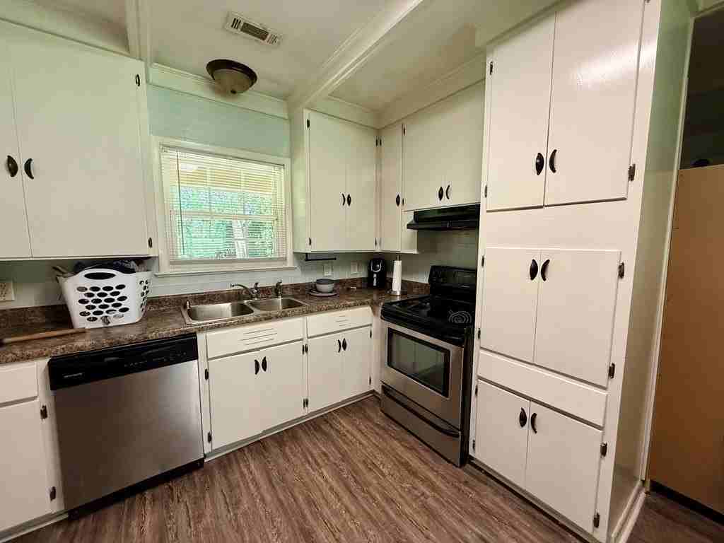 325 Homewood Avenue - Photo 4 of 13