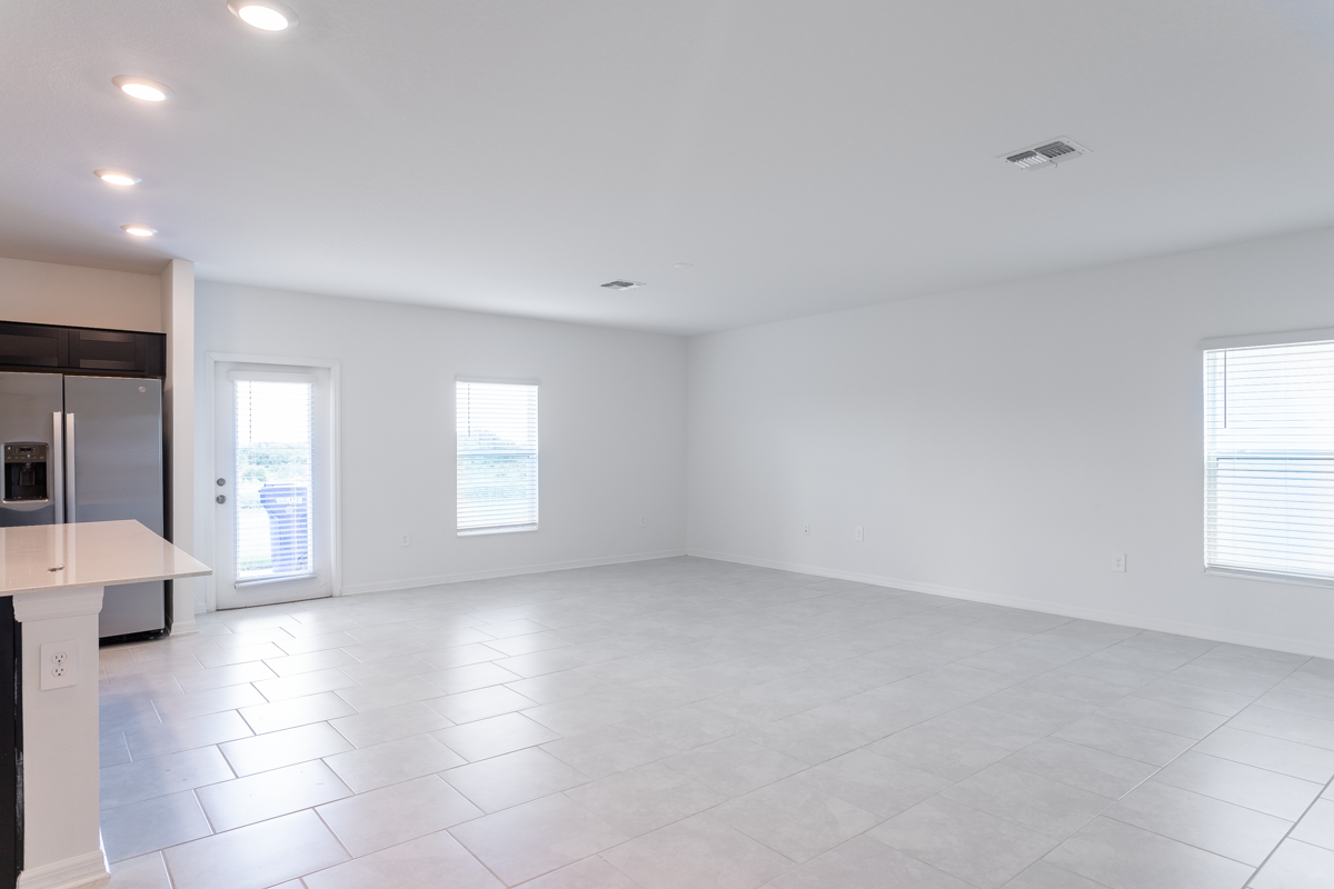 565 Reggie Road - Photo 3 of 18