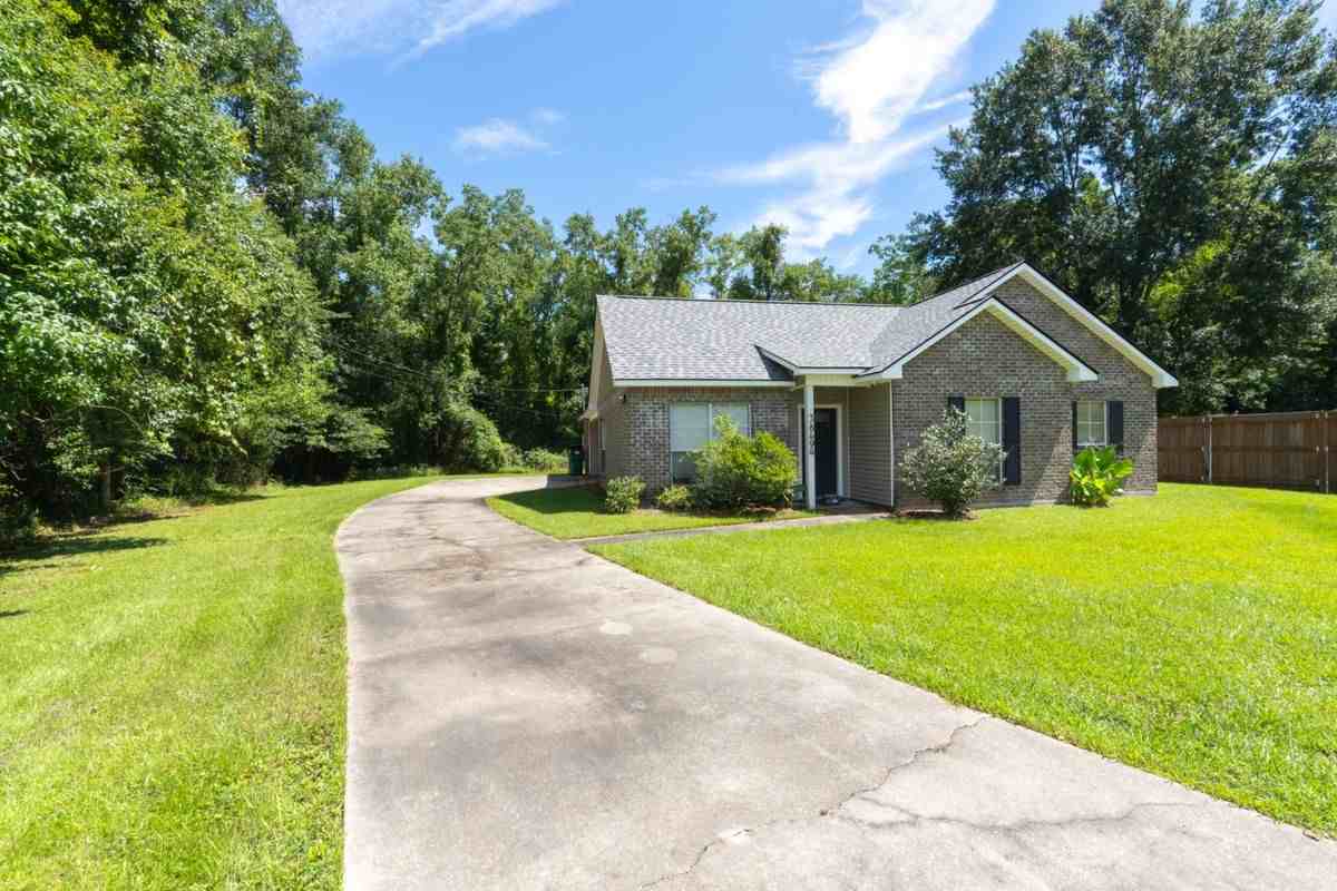 38494 Ruby Dr - Photo 2 of 20