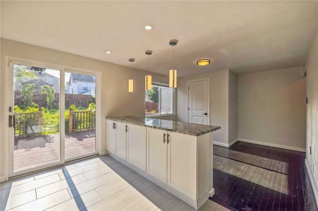 1611 Alverado Ave - Photo 5 of 19