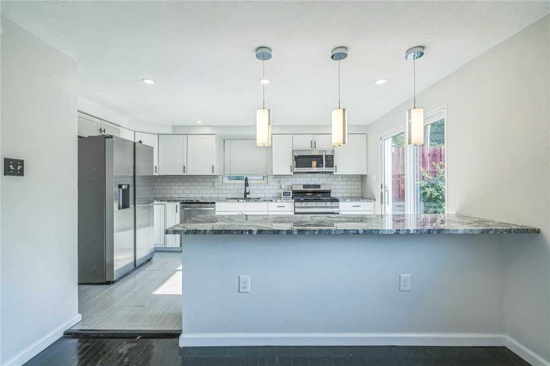 1611 Alverado Ave - Photo 6 of 19