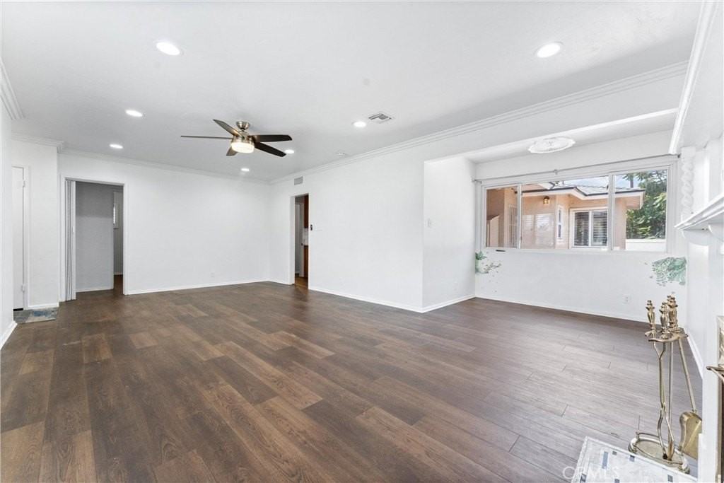 311 N Dexford Dr - Photo 3 of 20