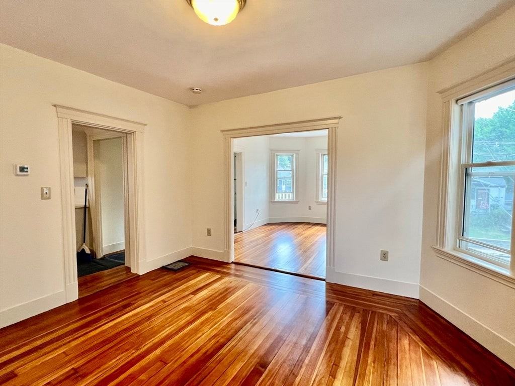 187 Parsons St - Photo 4 of 11