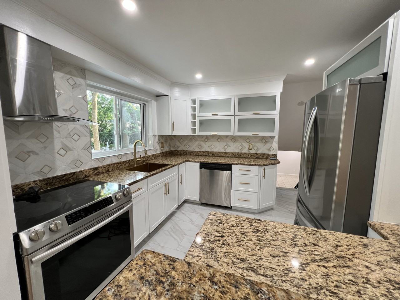 392 Marlboro Road - Photo 5 of 12