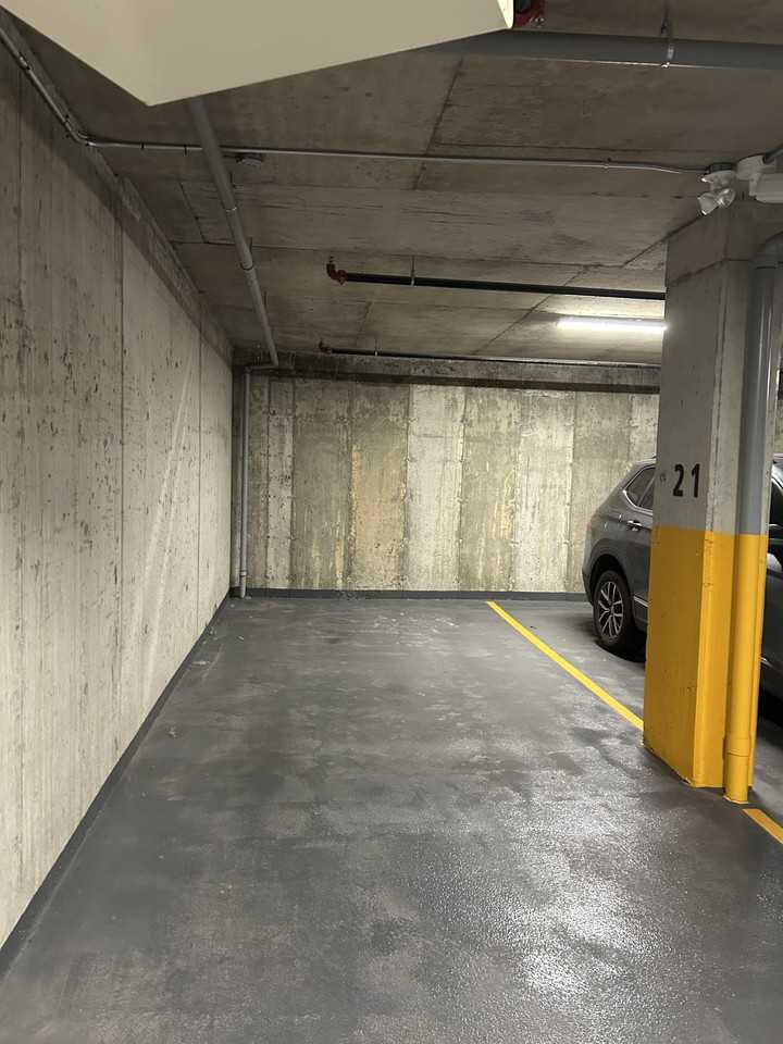 300 Avenue George-V #303 - Photo 2 of 17