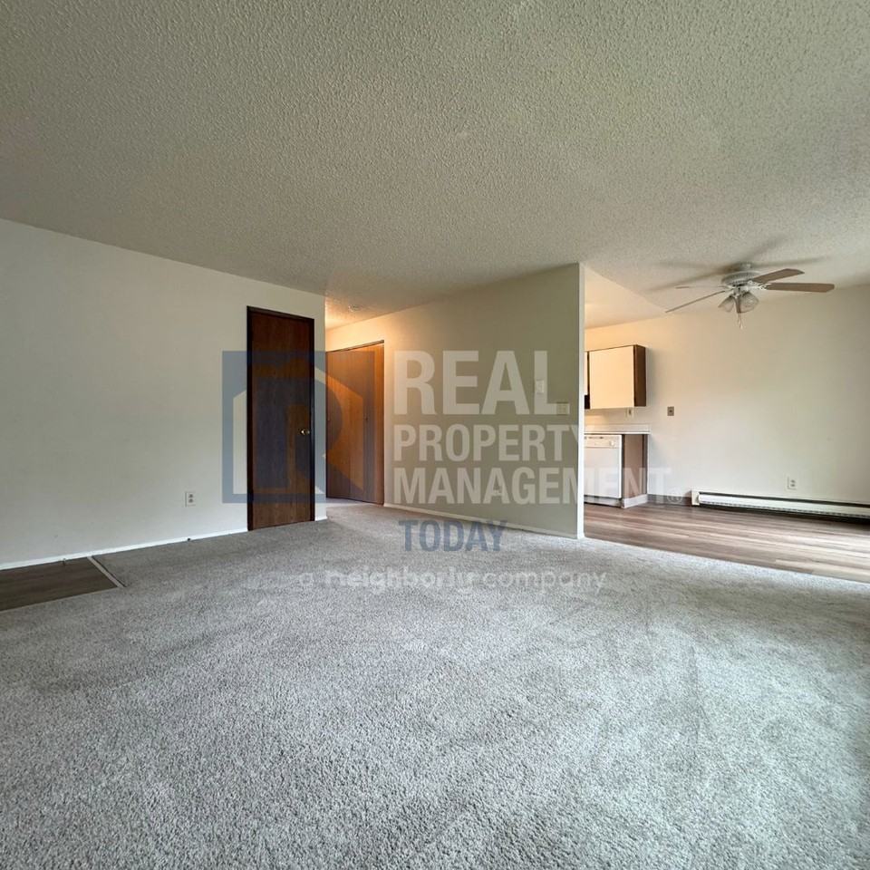 1408 Josephine Ct Se - Photo 3 of 10