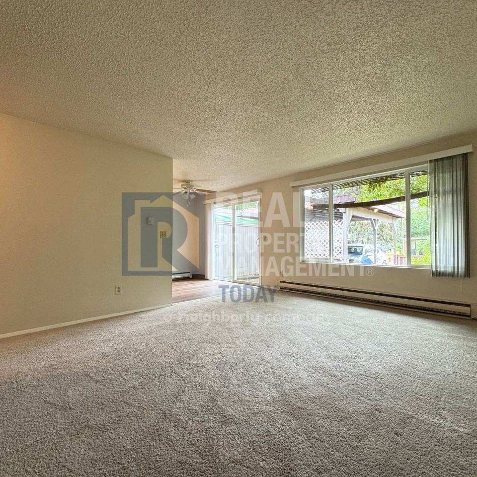 1408 Josephine Ct Se - Photo 4 of 10