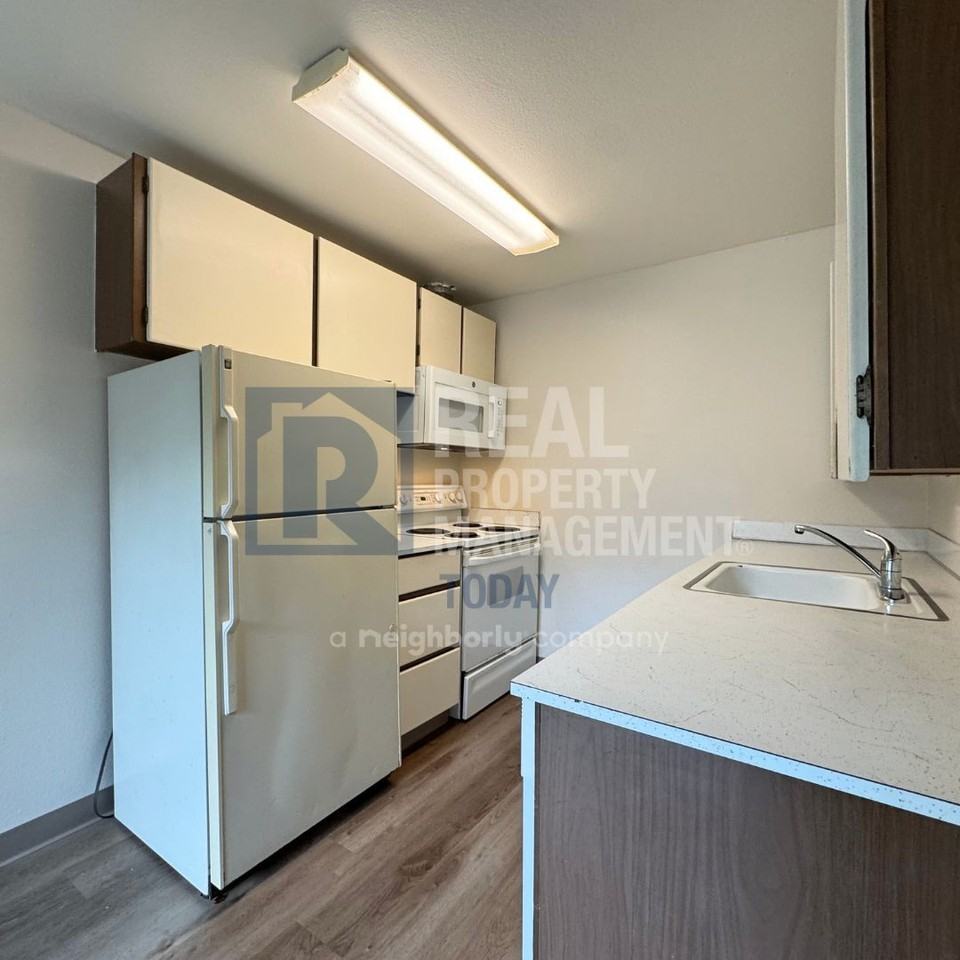 1408 Josephine Ct Se - Photo 5 of 10