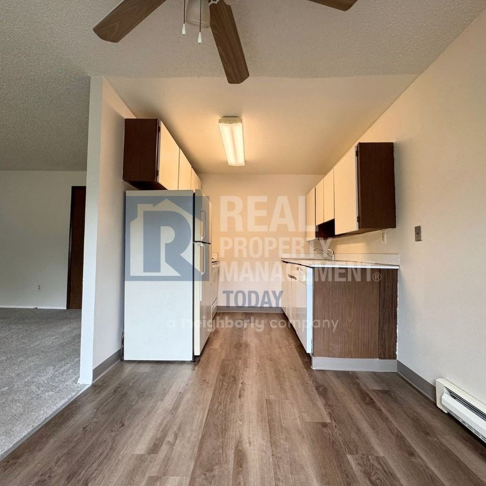 1408 Josephine Ct Se - Photo 6 of 10