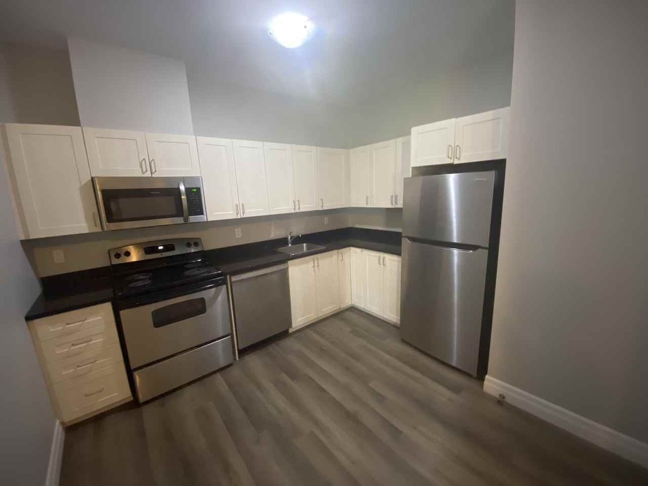 501 111- 501 Frontenac Street - 111 #111 - Photo 2 of 10