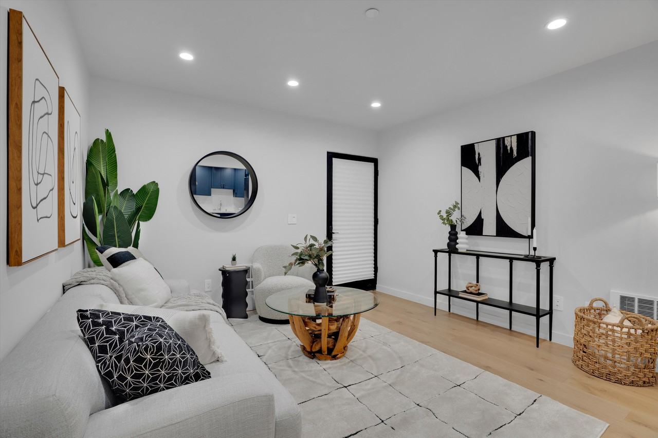 3443 20th Street #B - Photo 3 of 18