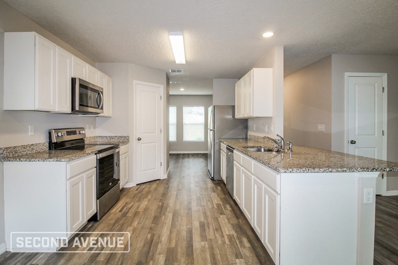 6936 N Deer Pt - Photo 2 of 23
