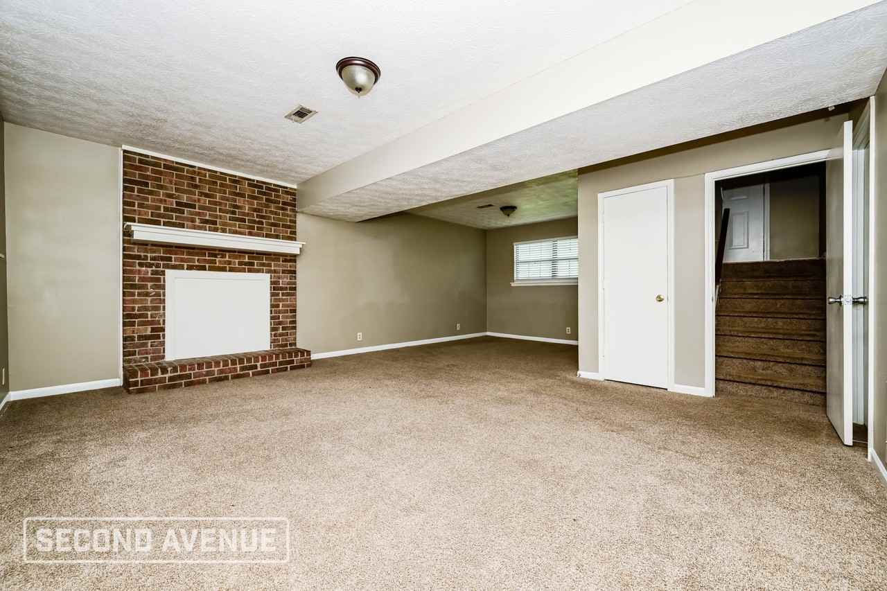 2237 Rocklane Dr - Photo 4 of 25