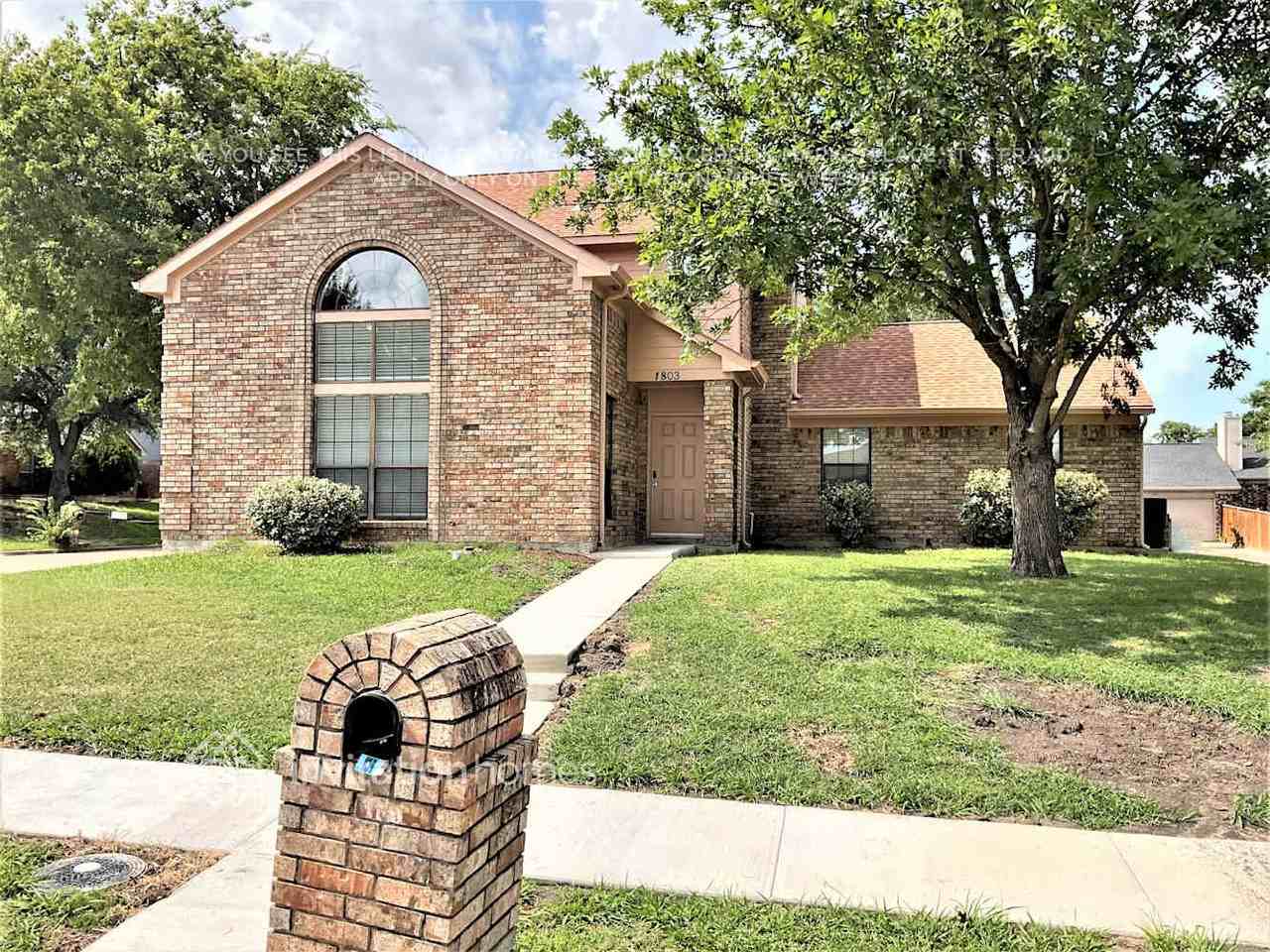 1803 Shoreline Dr - Photo 2 of 18