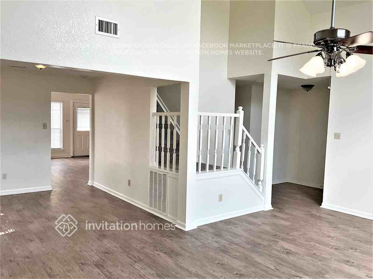 1803 Shoreline Dr - Photo 3 of 18