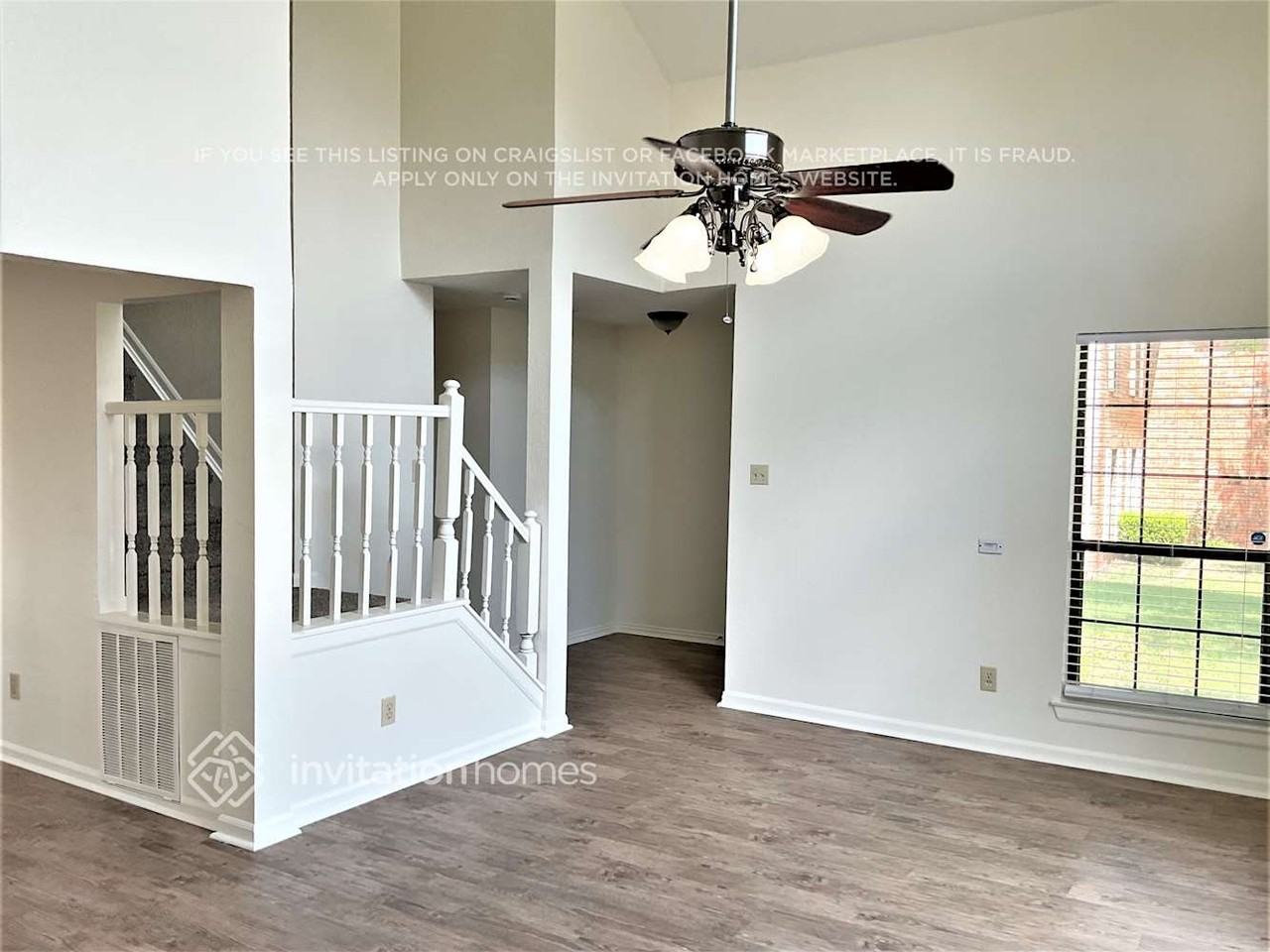 1803 Shoreline Dr - Photo 4 of 18