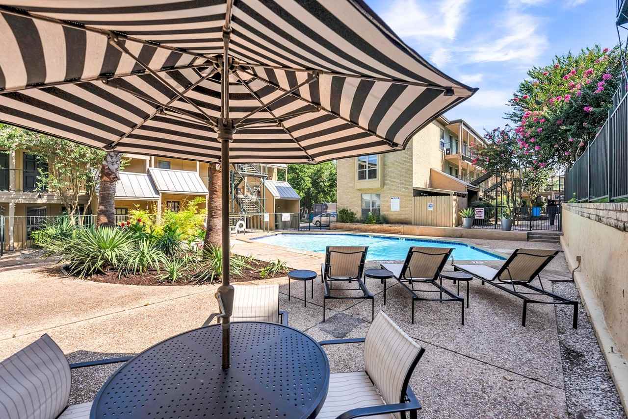 Oak Park Apartments - Photo 4 of 50