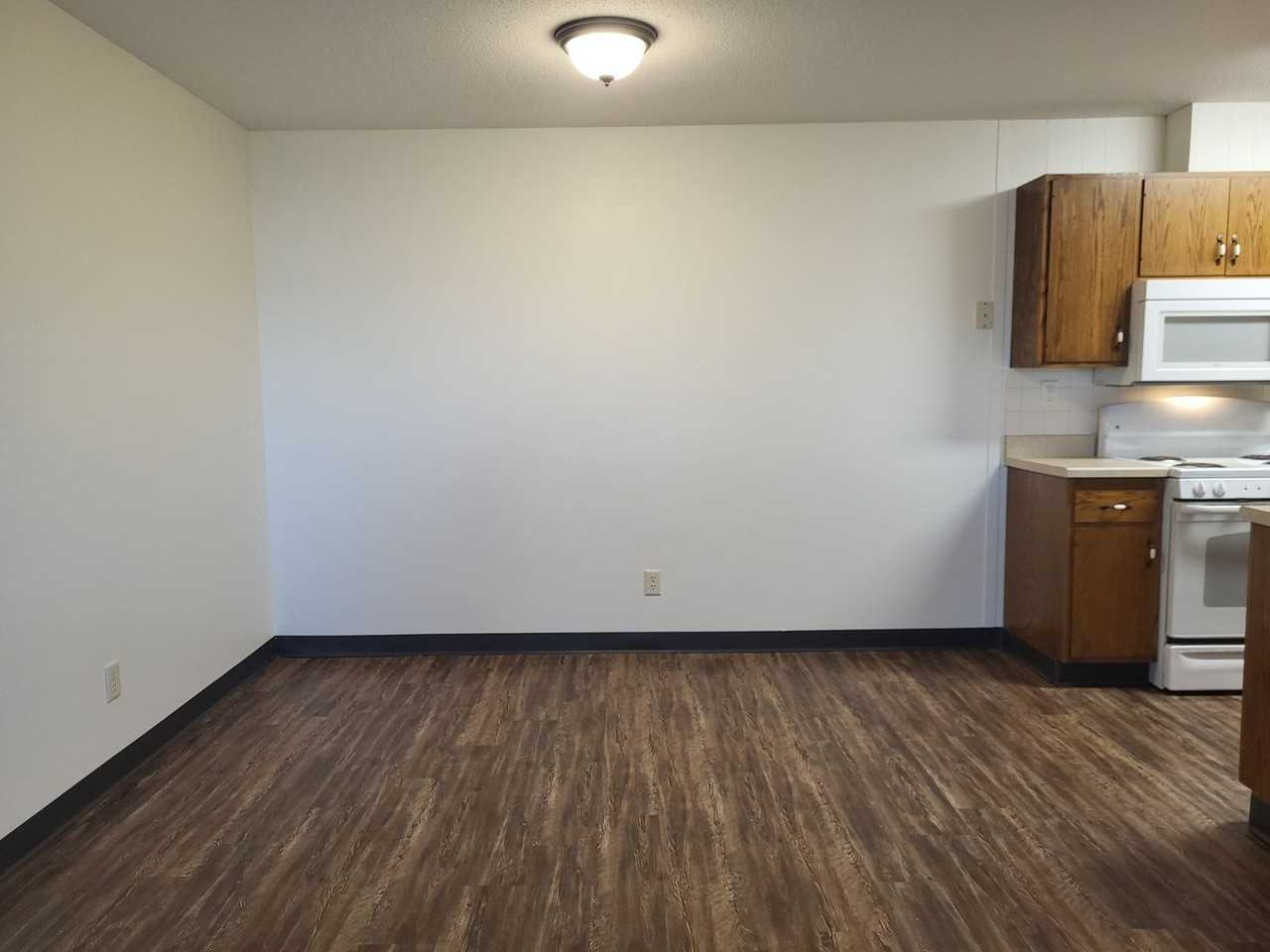 Tea Leaf Apartments - Photo 5 of 25