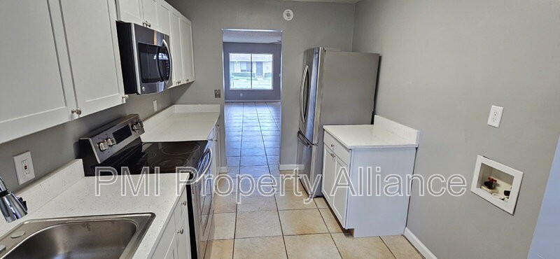 725 Northlake Blvd #52 - Photo 5 of 12