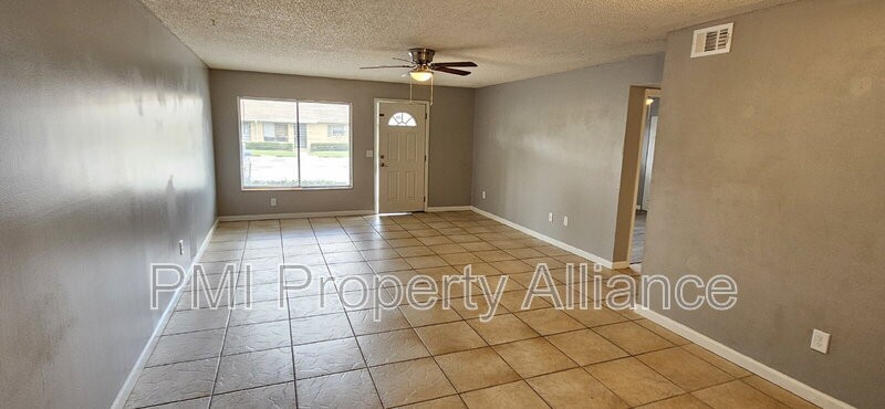 725 Northlake Blvd #52 - Photo 6 of 12