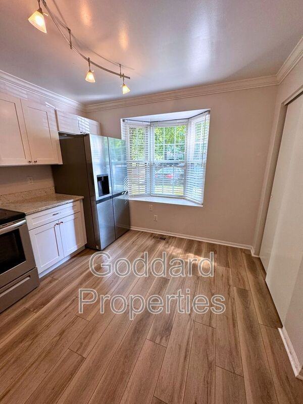 10 Hamlet Dr - Photo 3 of 23