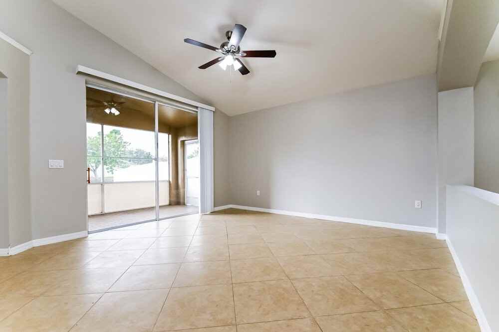 2603 Whitewood Rd - Photo 3 of 16