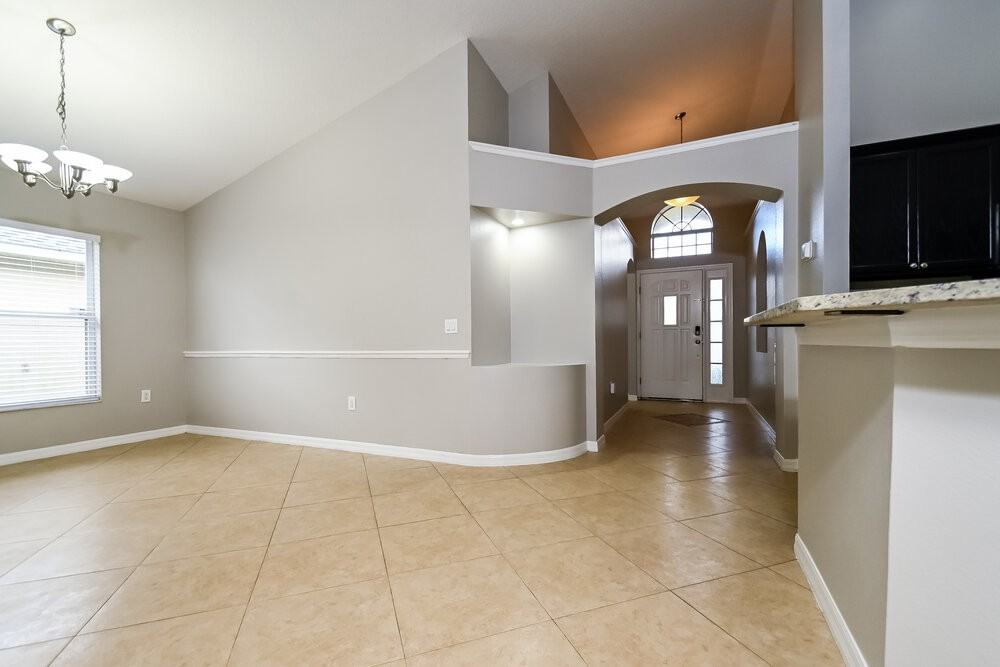 2603 Whitewood Rd - Photo 5 of 16