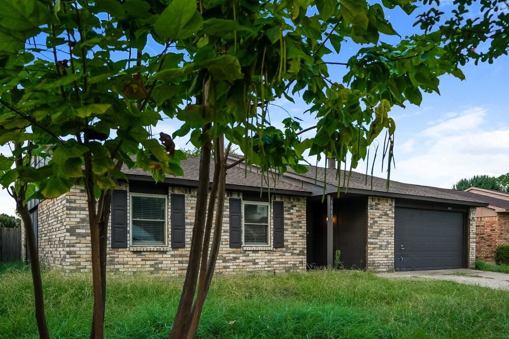 1013 Fort Scott Trl - Photo 3 of 16
