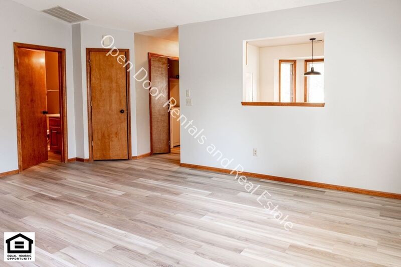 1422 Flagstone Dr - Photo 5 of 24