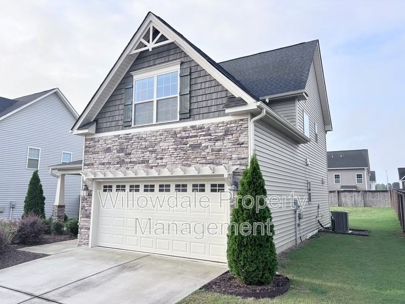 1121 Matisse Dr - Photo 2 of 23