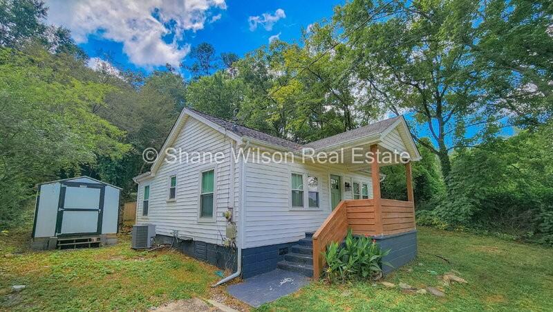 2606 Banks Rd - Photo 2 of 17