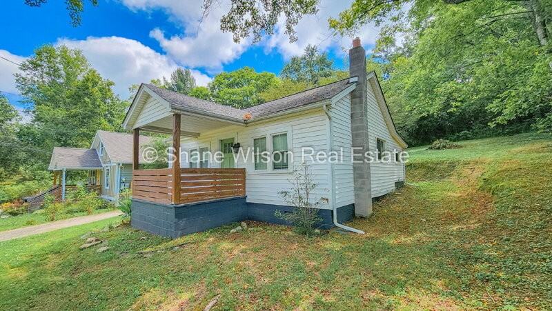 2606 Banks Rd - Photo 3 of 17