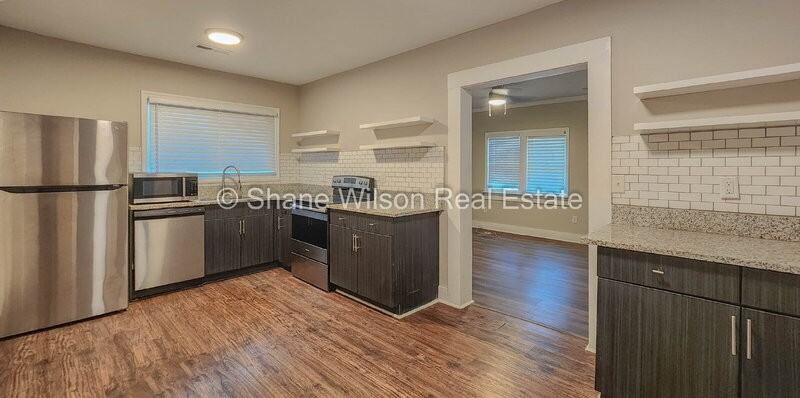 2606 Banks Rd - Photo 5 of 17