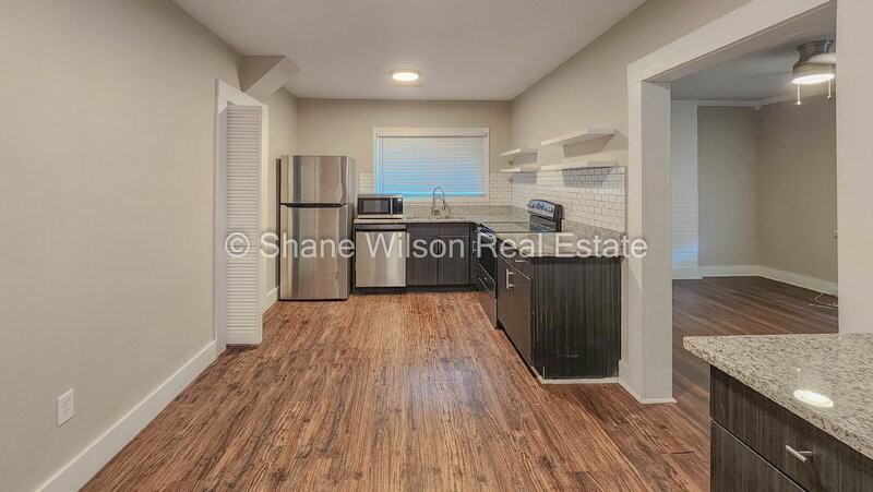 2606 Banks Rd - Photo 6 of 17