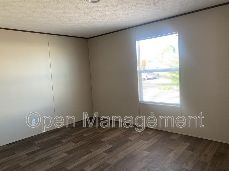 3278 Cultus St - Photo 5 of 14