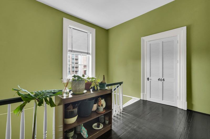 112 East Harris Street - Photo 2 of 32