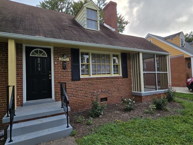 6012 Mann Ave - Photo 4 of 32