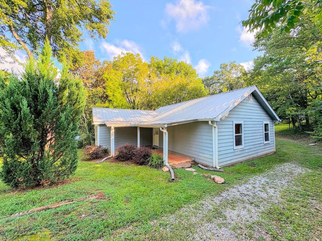 375 Maine St - Photo 2 of 26